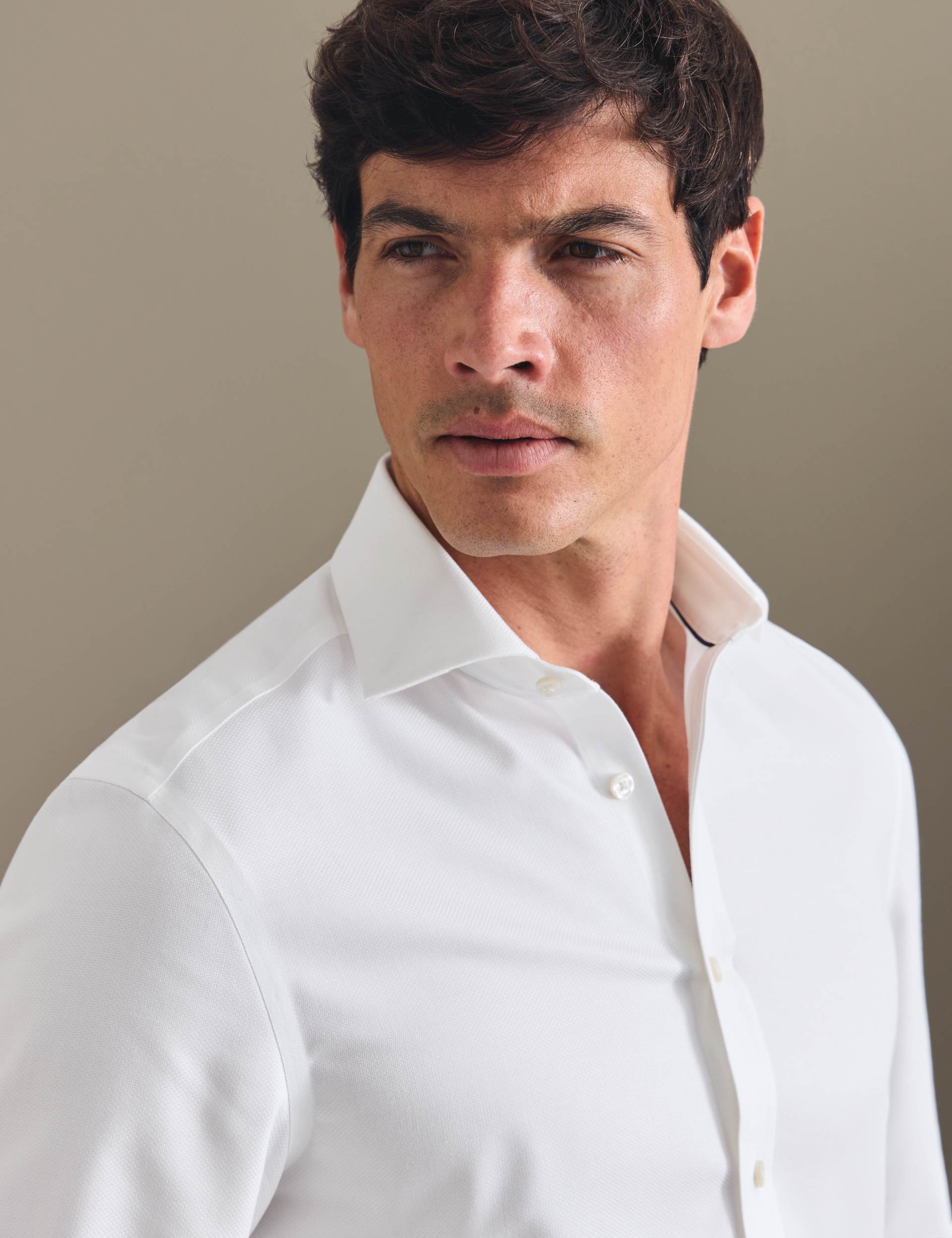 White non-iron stretch Trafalgar weave cutaway slim fit shirt 2