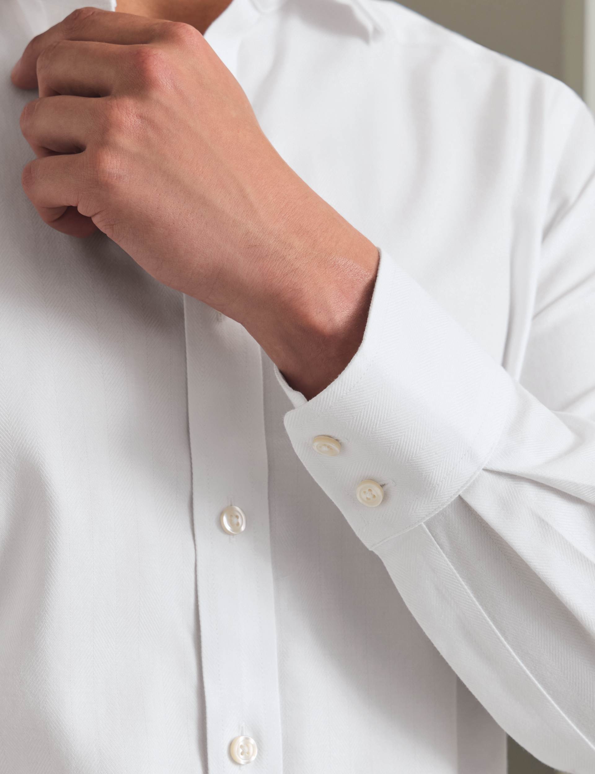 White non-iron herringbone cutaway slim fit shirt 4